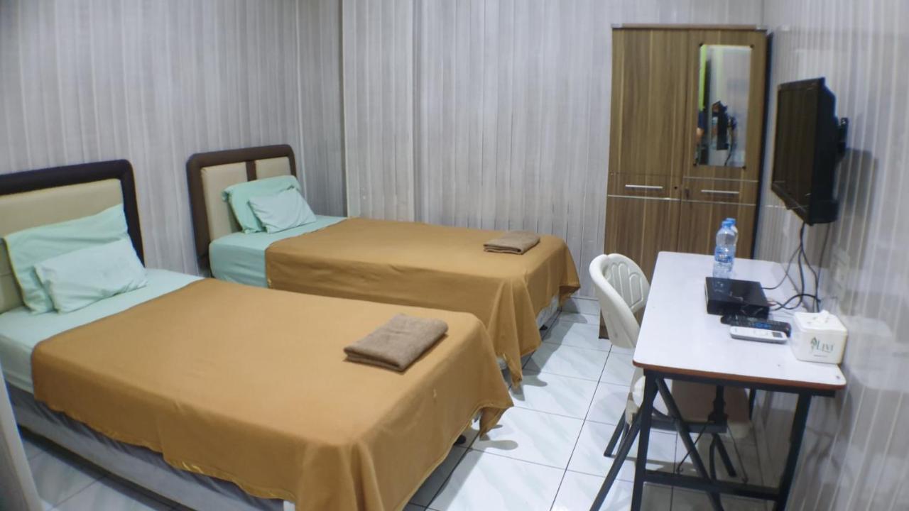 Nasional Hotel Gunungsitoli Exterior foto